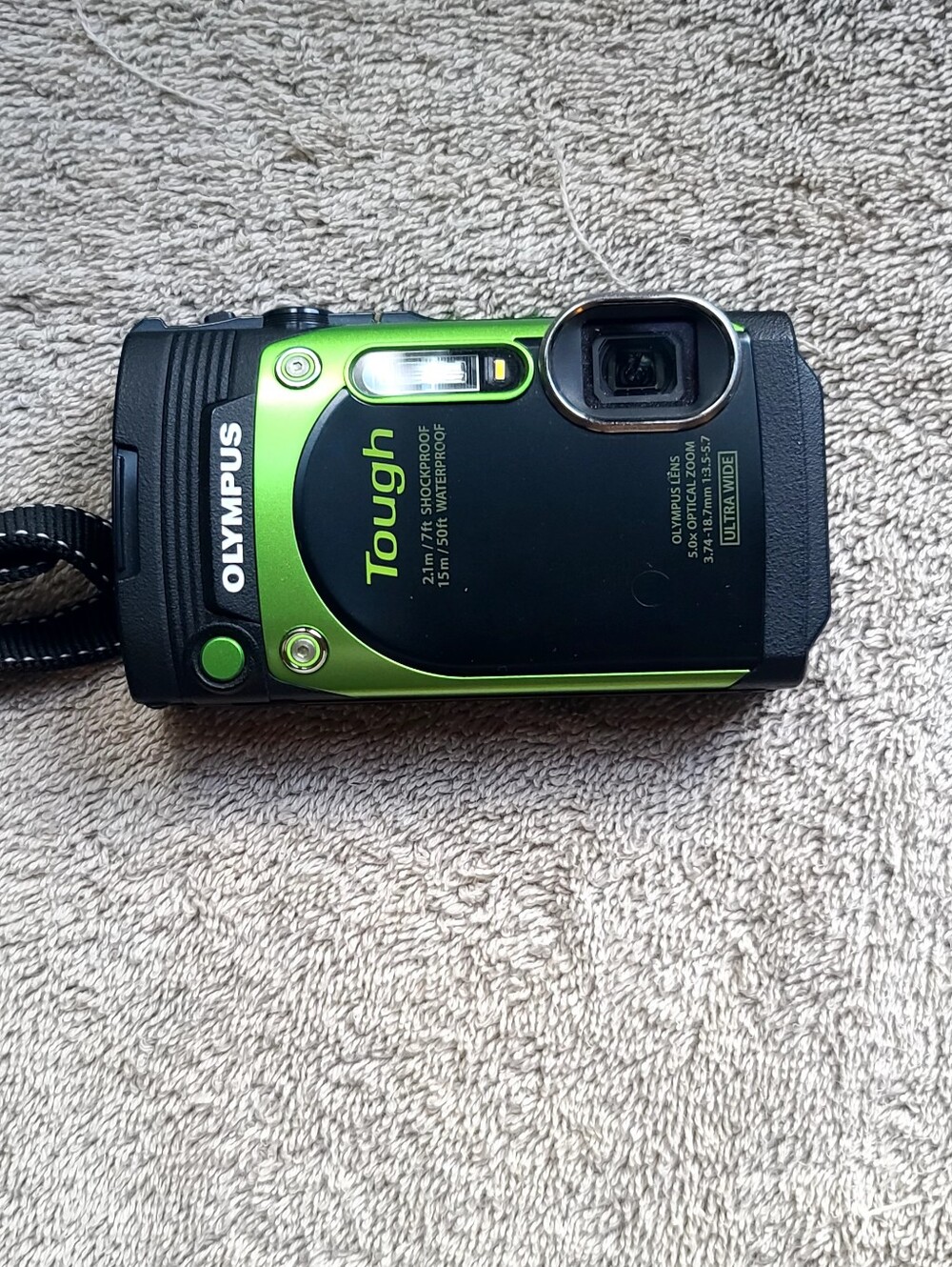 Olympus Tough Compact Digital Camera — Green and Black - Picture 5 of 5
